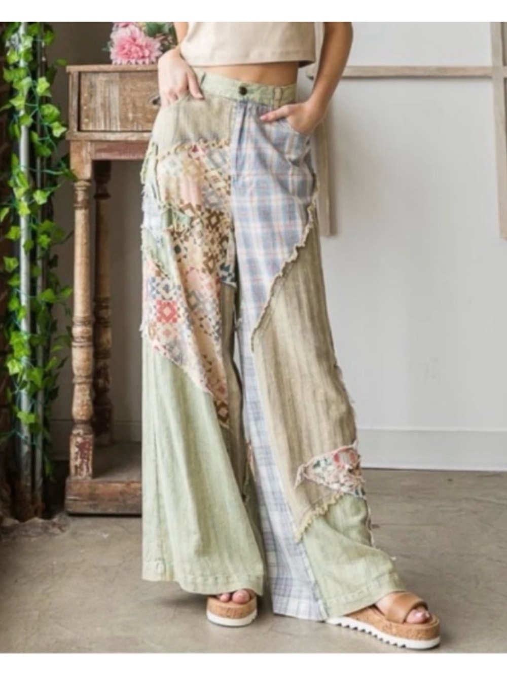 Oli & Hali star patched jeans rare find